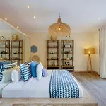 4Br Villa With Large Pool At Seminyak Beach