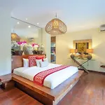 4Br Villa With Large Pool At Seminyak Beach