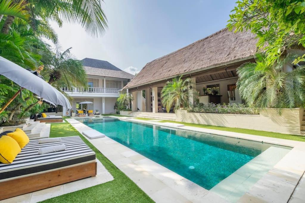 4br With Large Pool At Villa Seminyak (Bali)