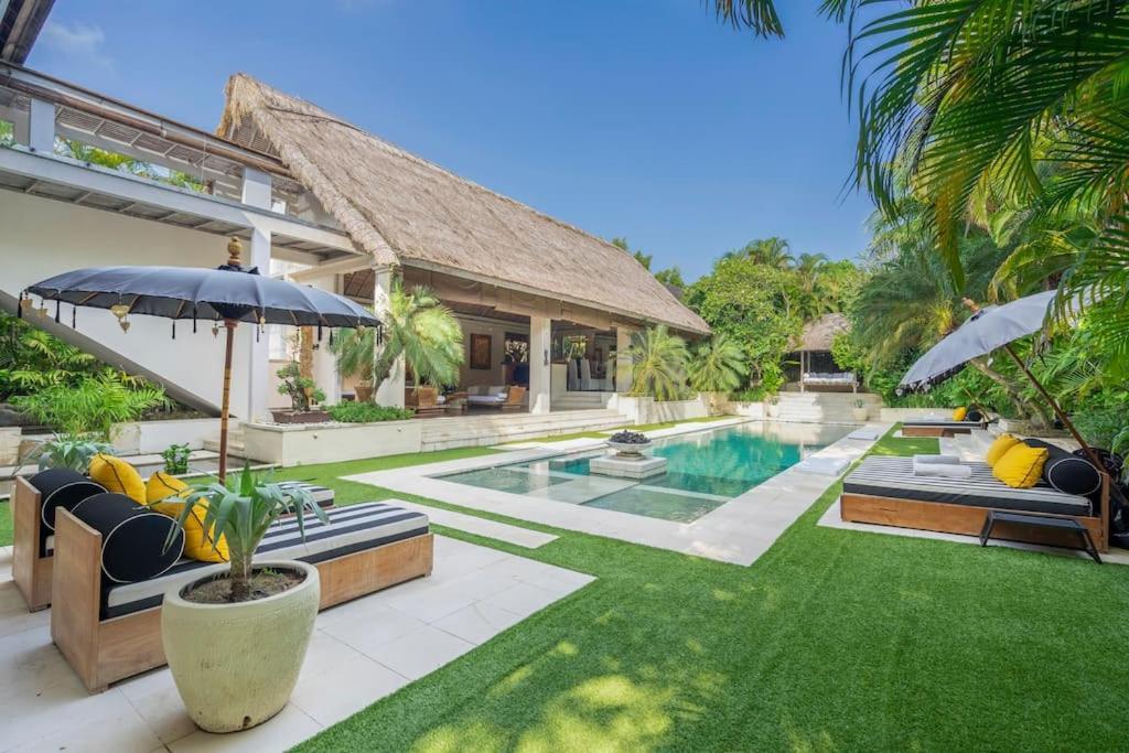 4br With Large Pool At Villa