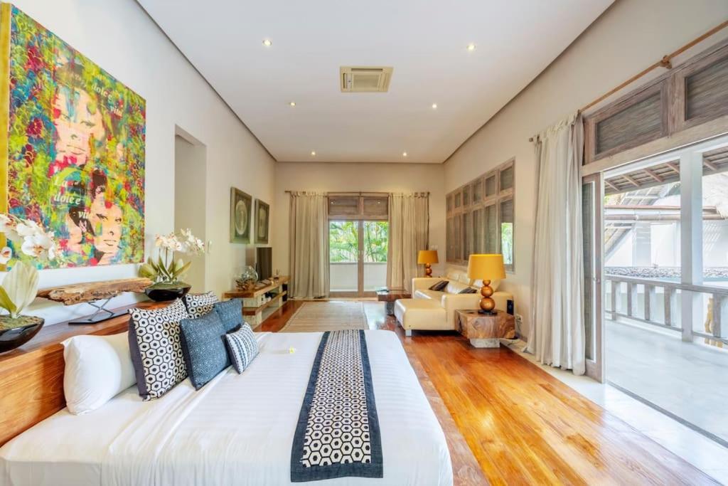 4br With Large Pool At Villa