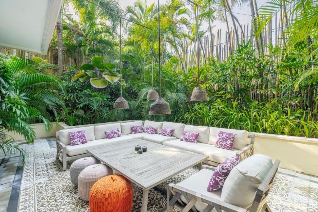 4br With Large Pool At * Seminyak (Bali)